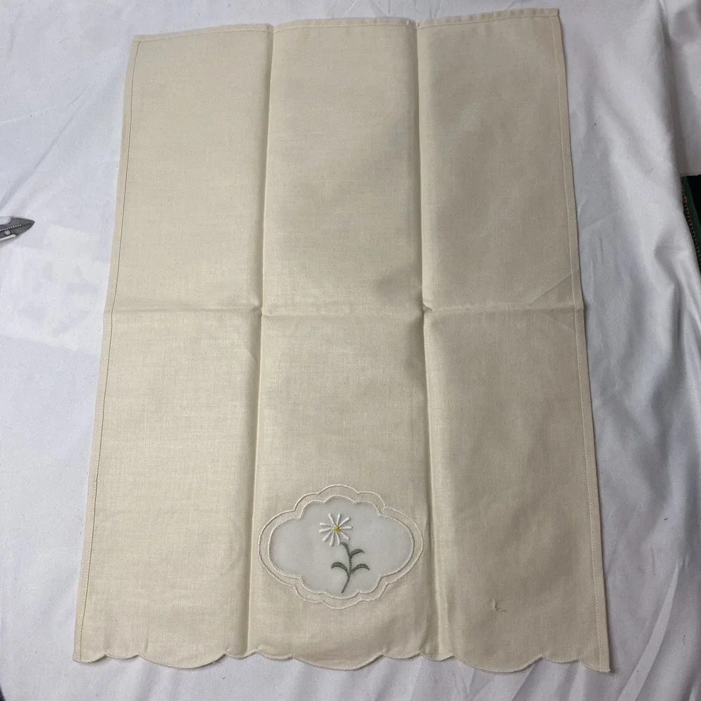 Vintage Scalloped Cocktail Napkins Hand Towels With Flowers